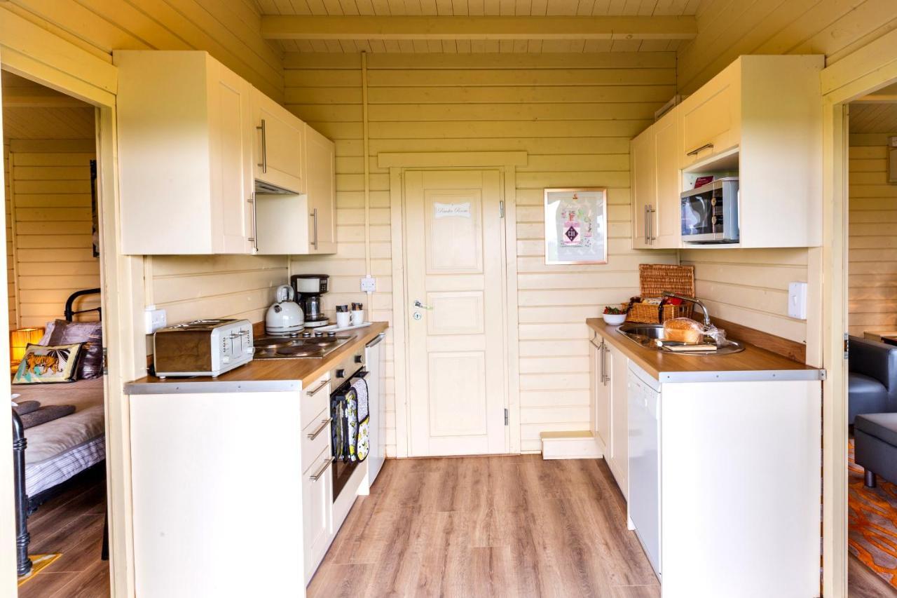 The Retreat Log Cabin サドベリー エクステリア 写真